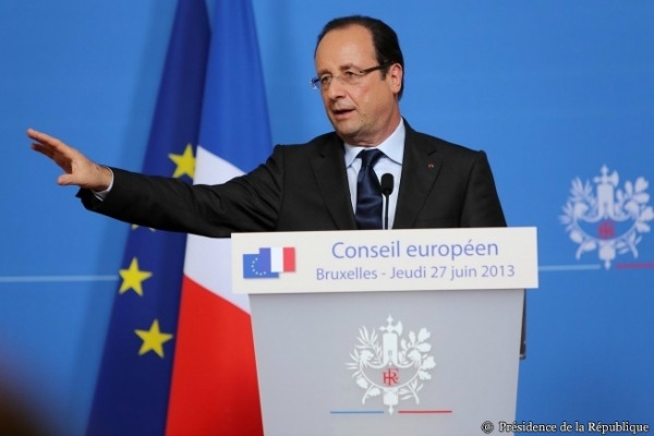 François Hollande veut modifier les traités pour approfondir la zone euro